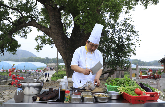 乡村美食博主_乡村美食博主怎么变现_乡村美食博主都有谁